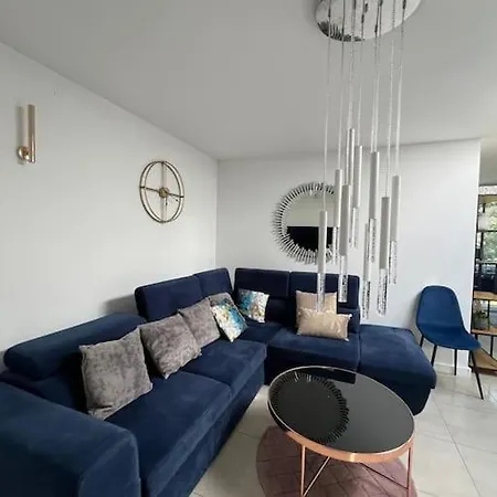 S&m Apartment *
